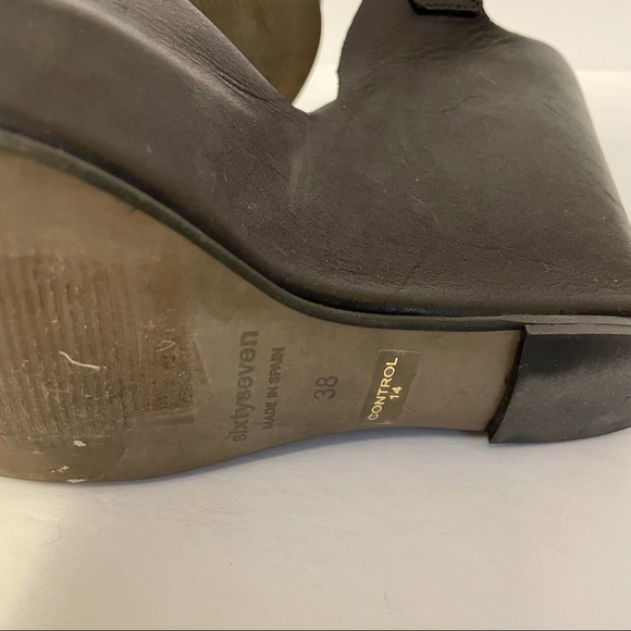 Sixtyseven leather wedges with peep toe. - Picture 5 of 5